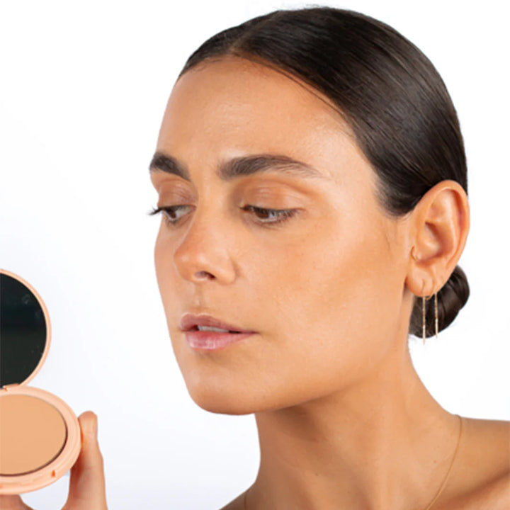 Pudră matifiantă SPF15 cu efect de îngrijire a pielii - 02 Peau de pêche (Piele de piersică)