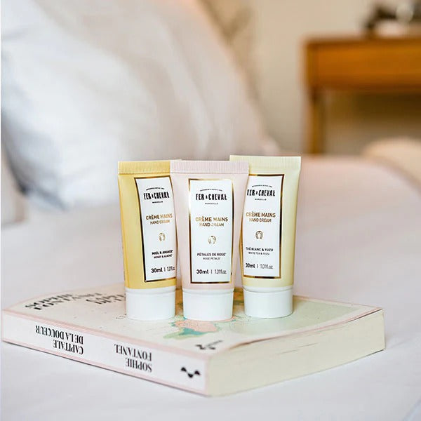 Cremă de Mâini Parfumată – Petale de Trandafir 30ml