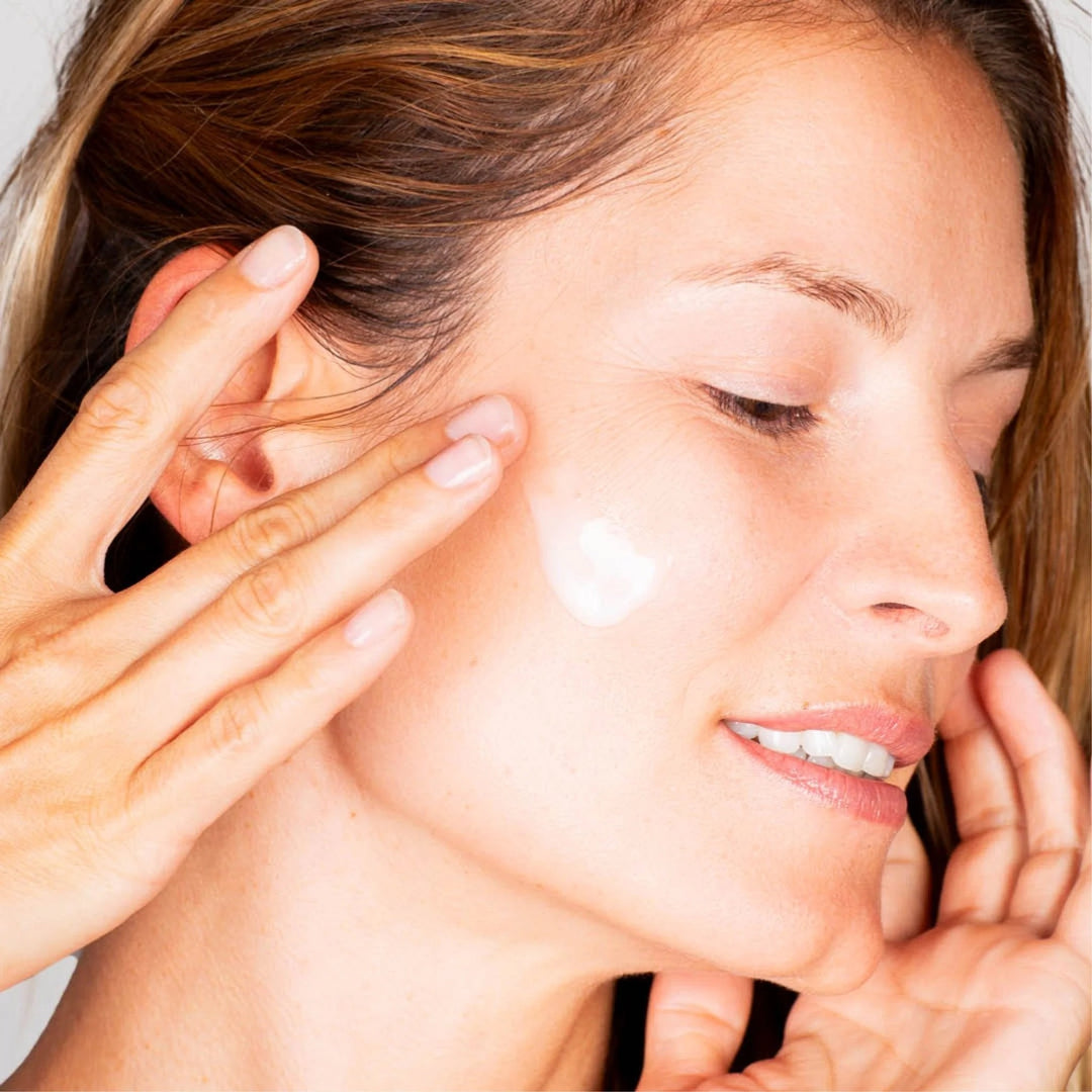 Set îngrijire facială anti-aging Lift & Fermitate - Ser și Cremă lejeră